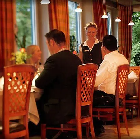 Parkhotel Schmid فندق Adelsried
