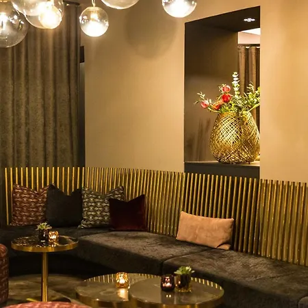 施密德公园酒店 4* Adelsried