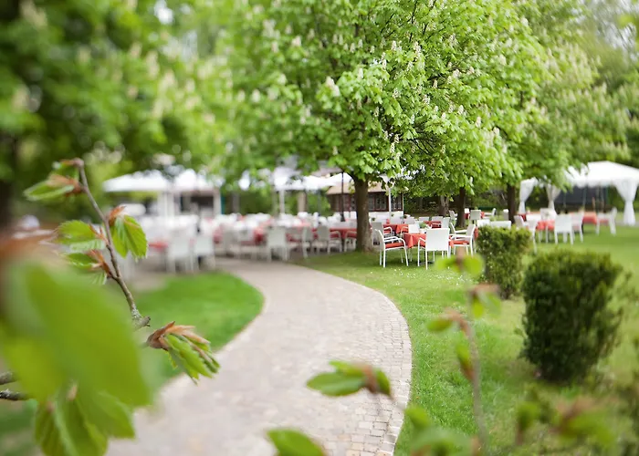 فندق Parkhotel Schmid Adelsried